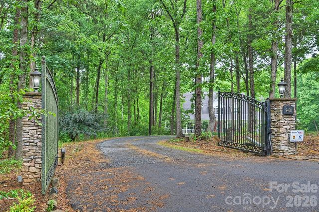 9470 Hutchinson Lane, Charlotte, NC 28216
