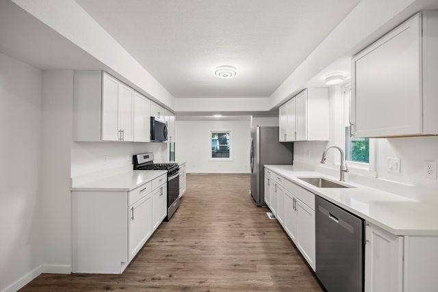 3314 S Union Street, Des Moines, IA 50315