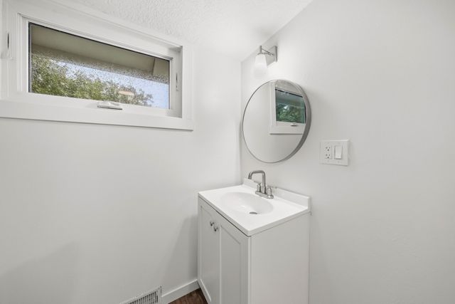 3314 S Union Street, Des Moines, IA 50315