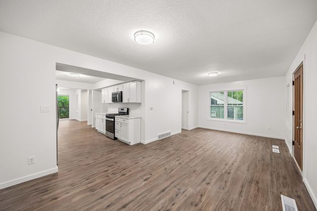 3314 S Union Street, Des Moines, IA 50315