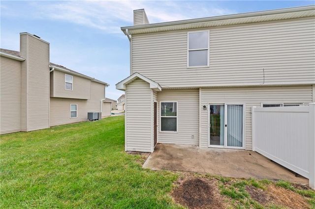 1640 SW Madison Street, Lee's Summit, MO 64081