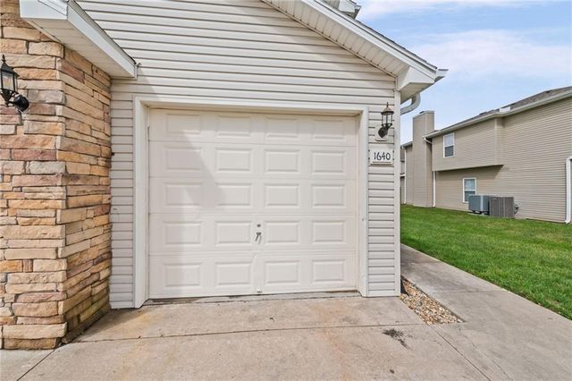 1640 SW Madison Street, Lee's Summit, MO 64081