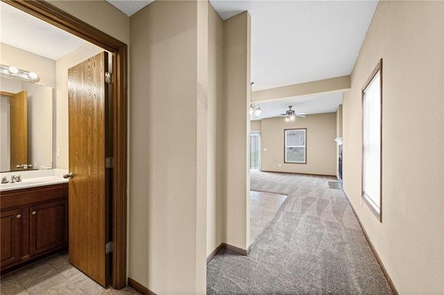1640 SW Madison Street, Lee's Summit, MO 64081