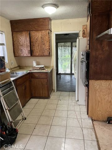 2554 Harvard, Clovis, CA 93612