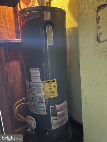 6128 NEWTOWN AVE, Philadelphia, PA 19111