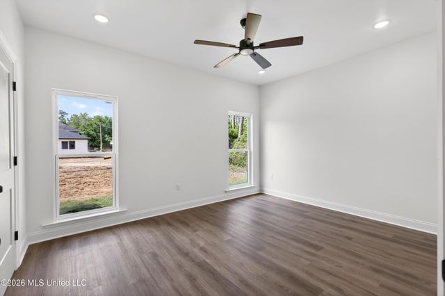 201 Tarpon Street, 201, Waveland, MS 39576