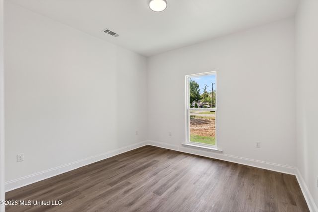 201 Tarpon Street, 201, Waveland, MS 39576