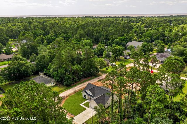 201 Tarpon Street, 201, Waveland, MS 39576