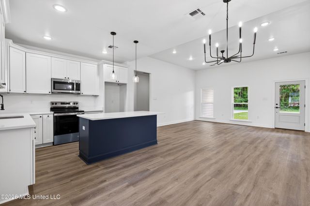 201 Tarpon Street, 201, Waveland, MS 39576