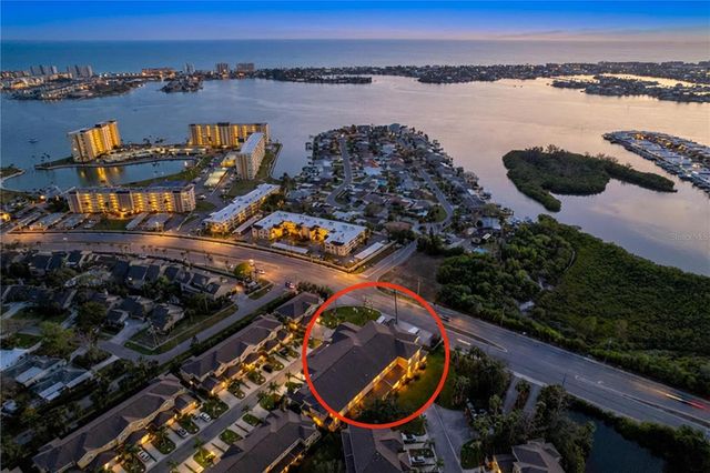 11273 KAPOK GRAND CIRCLE, Madeira Beach, FL 33708