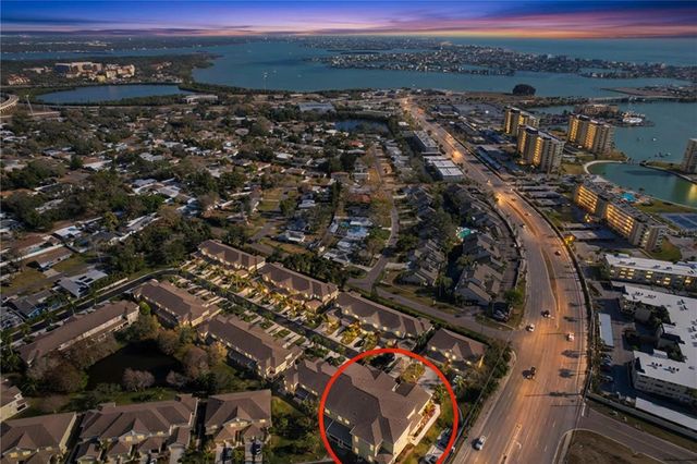 11273 KAPOK GRAND CIRCLE, Madeira Beach, FL 33708