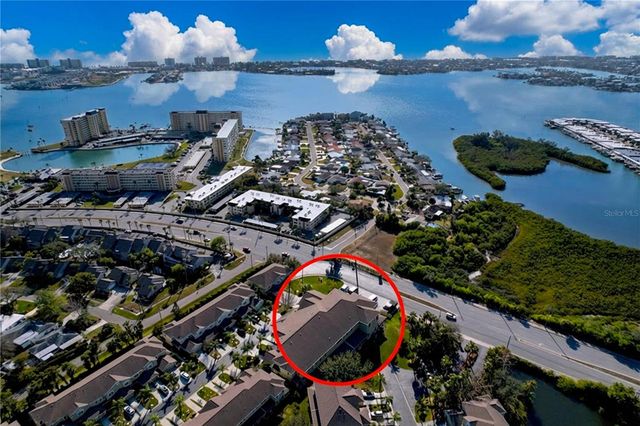 11273 KAPOK GRAND CIRCLE, Madeira Beach, FL 33708