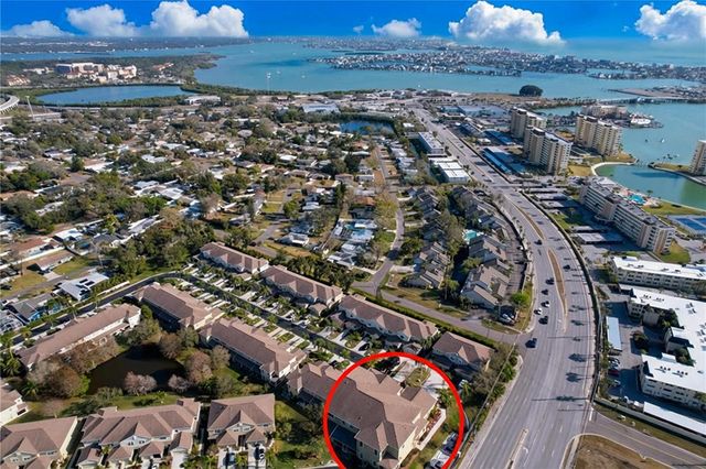 11273 KAPOK GRAND CIRCLE, Madeira Beach, FL 33708