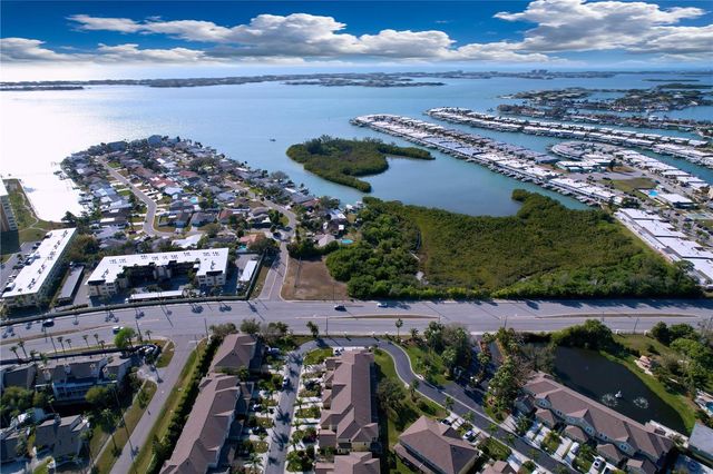 11273 KAPOK GRAND CIRCLE, Madeira Beach, FL 33708