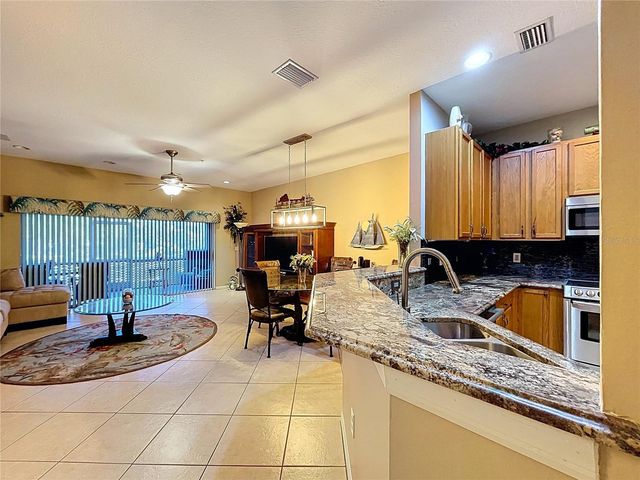 11273 KAPOK GRAND CIRCLE, Madeira Beach, FL 33708