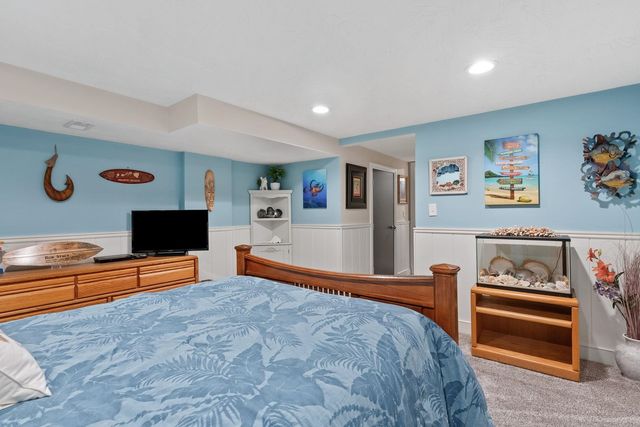 3719 N Thornwood Avenue, Davenport, IA 52806