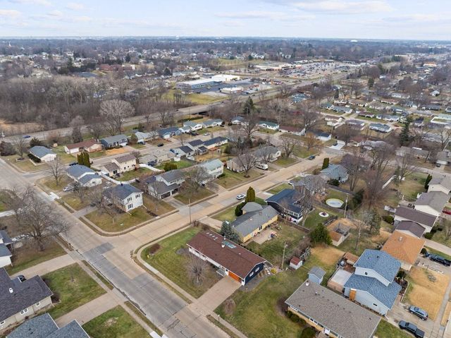 3719 N Thornwood Avenue, Davenport, IA 52806