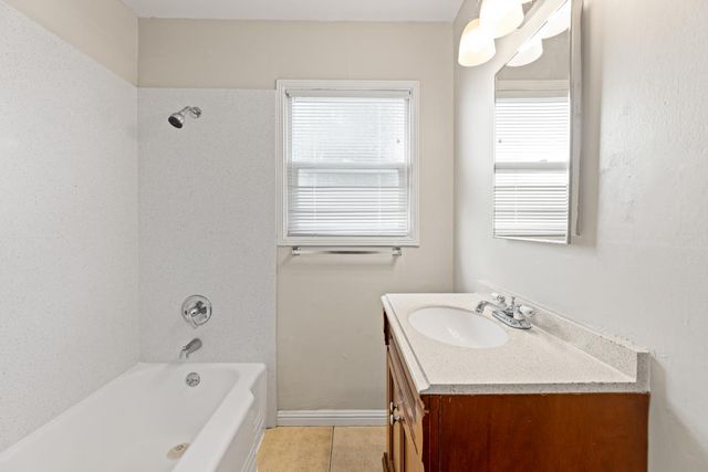 1981 Middlefield Ave, Stockton, CA 95204