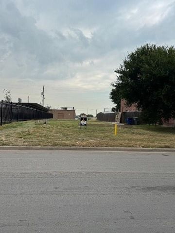 4105 Preferred Place, Dallas, TX 75237