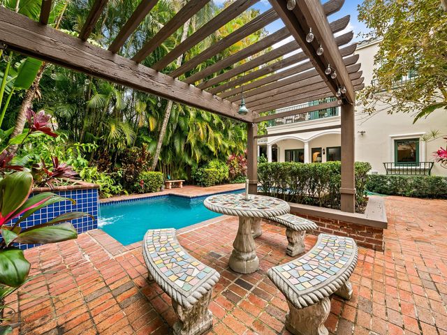 347 Poinciana Drive, Fort Lauderdale, FL 33301