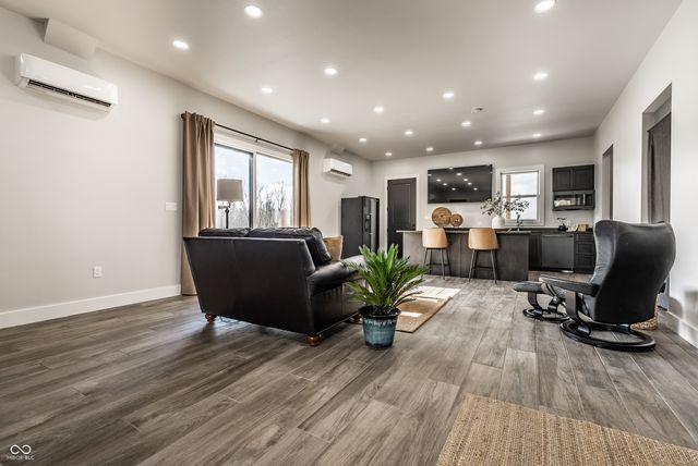 440 S 800 E, Zionsville, IN 46077