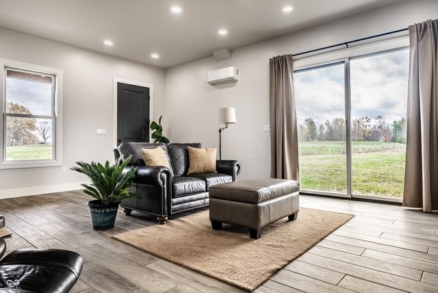 440 S 800 E, Zionsville, IN 46077