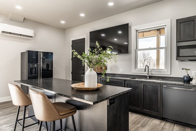 440 S 800 E, Zionsville, IN 46077