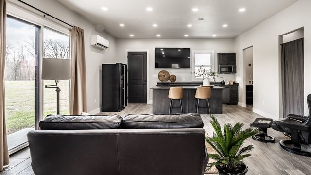 440 S 800 E, Zionsville, IN 46077