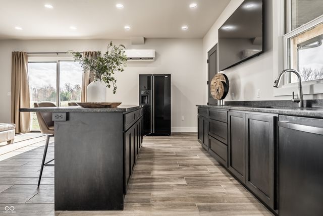 440 S 800 E, Zionsville, IN 46077