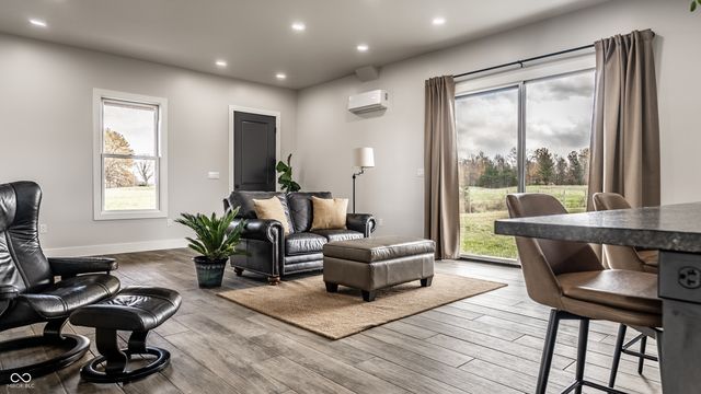 440 S 800 E, Zionsville, IN 46077