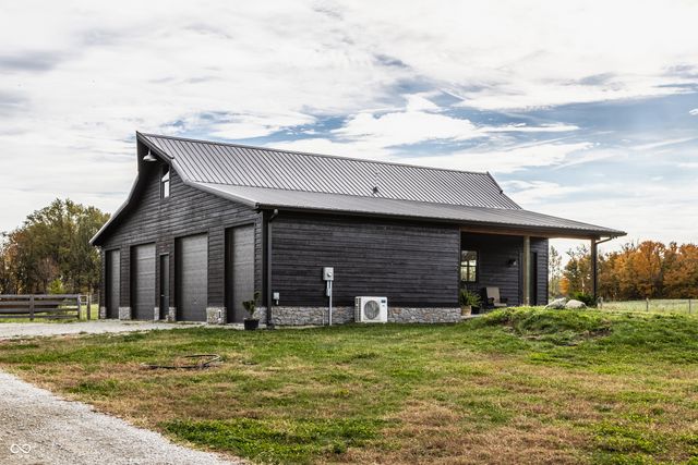 440 S 800 E, Zionsville, IN 46077