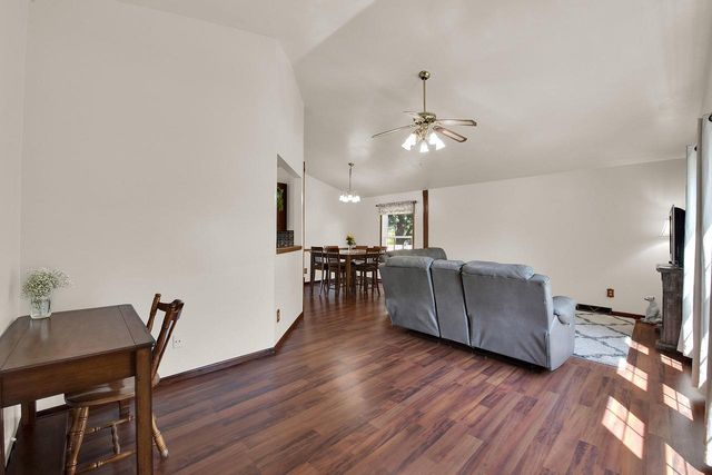 8820 W Travis LANE, Franklin, WI 53132