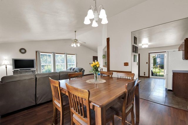 8820 W Travis LANE, Franklin, WI 53132