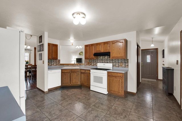 8820 W Travis LANE, Franklin, WI 53132