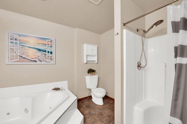 8820 W Travis LANE, Franklin, WI 53132