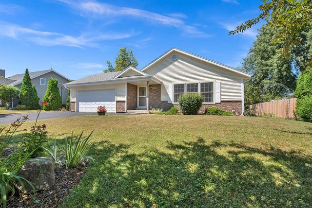 8820 W Travis LANE, Franklin, WI 53132
