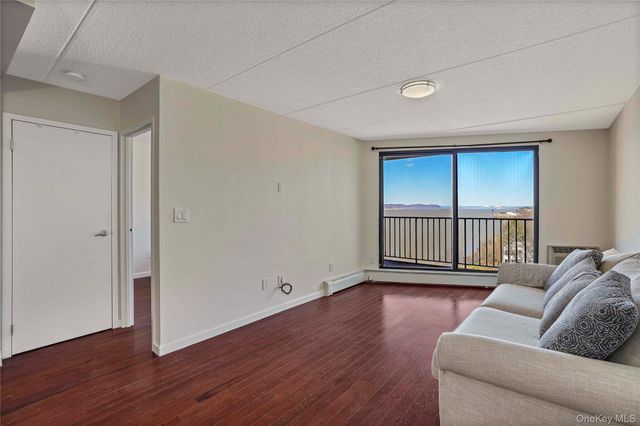 1155 Warburton Avenue 11Y, Yonkers, NY 10701