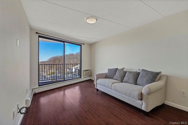 1155 Warburton Avenue 11Y, Yonkers, NY 10701