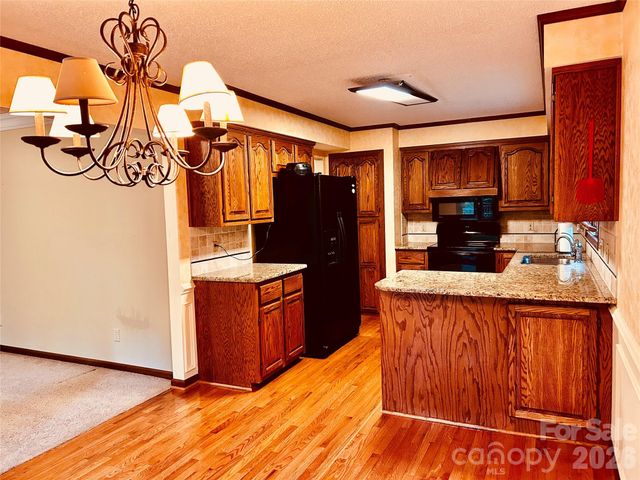 395 Wood Hollow Road, Taylorsville, NC 28681