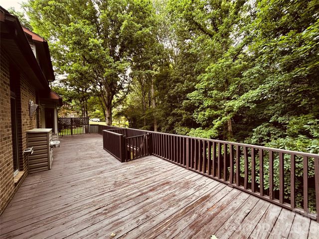395 Wood Hollow Road, Taylorsville, NC 28681