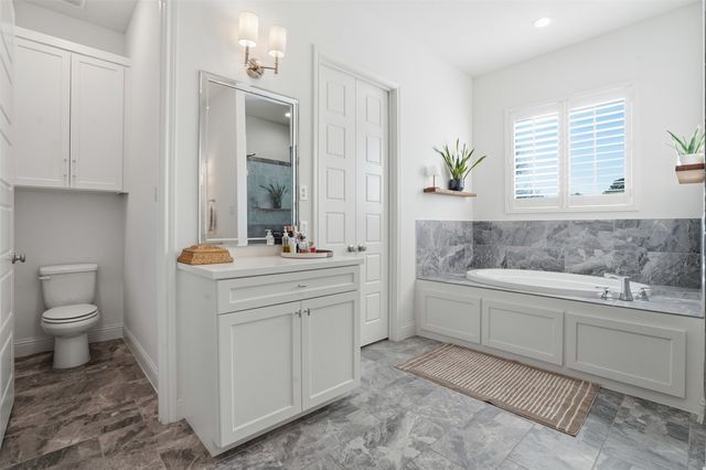 323 Sunset Lane, Fort Worth, TX 76114