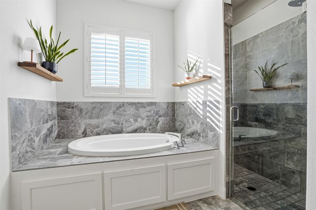 323 Sunset Lane, Fort Worth, TX 76114