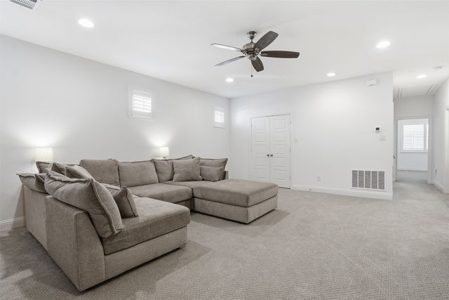 323 Sunset Lane, Fort Worth, TX 76114