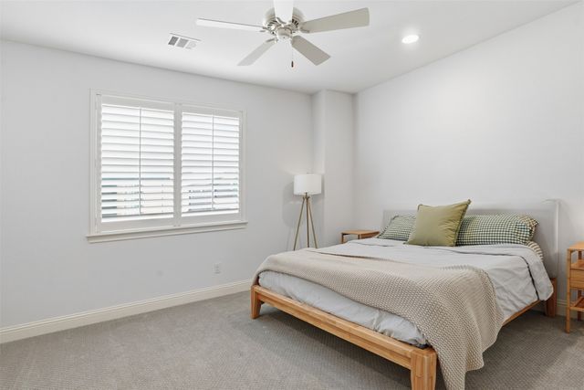 323 Sunset Lane, Fort Worth, TX 76114