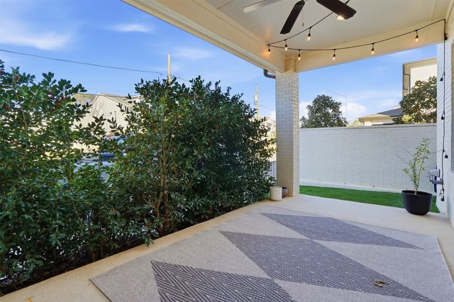 323 Sunset Lane, Fort Worth, TX 76114