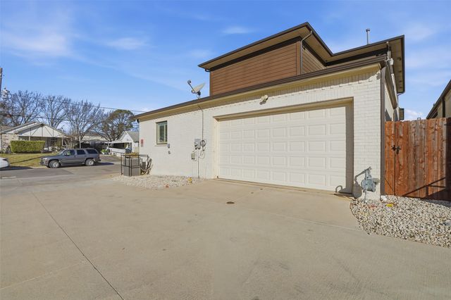 323 Sunset Lane, Fort Worth, TX 76114