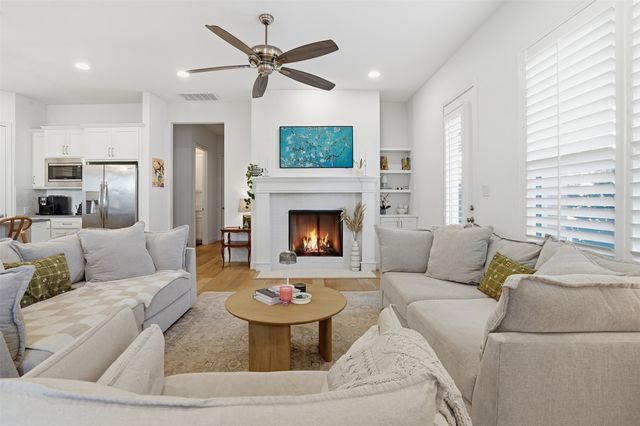 323 Sunset Lane, Fort Worth, TX 76114