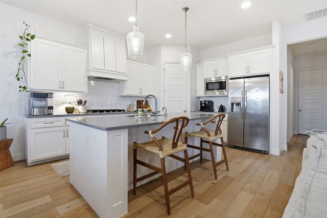 323 Sunset Lane, Fort Worth, TX 76114