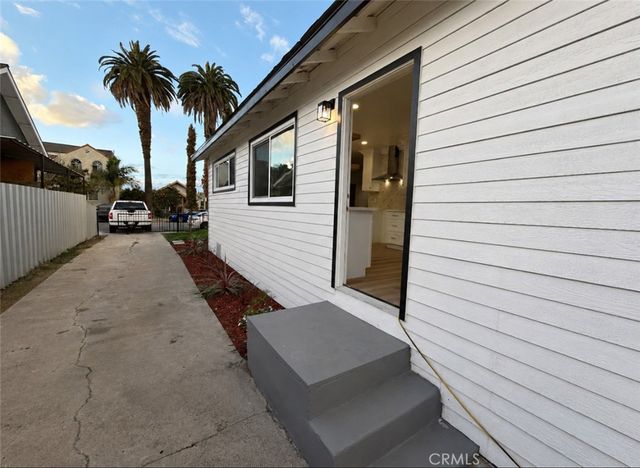 324 E 84th Street, Los Angeles, CA 90003