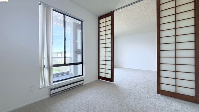 6 Captain Dr. E428, Emeryville, CA 94608